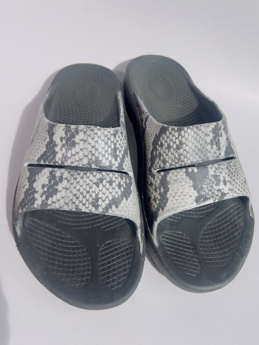 OOFOS OOahh Recovery Slide Sandals Animal Print Women’s 11 / Men’s 9 - Picture 11 of 12